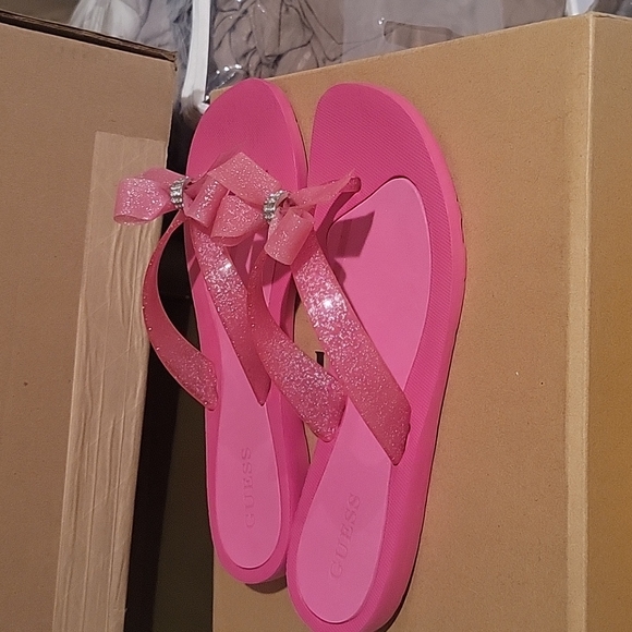 Guess Slides - Picture 2 of 3